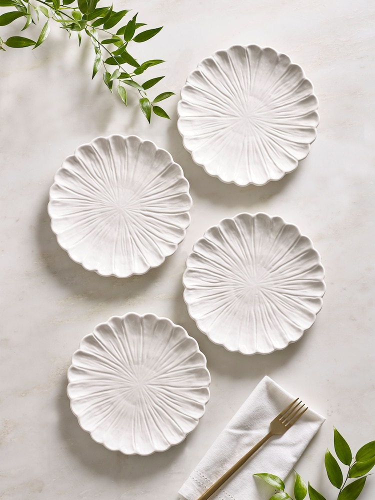 Set of 4 White Daisy Flower Side Plates - Image 1 of 4