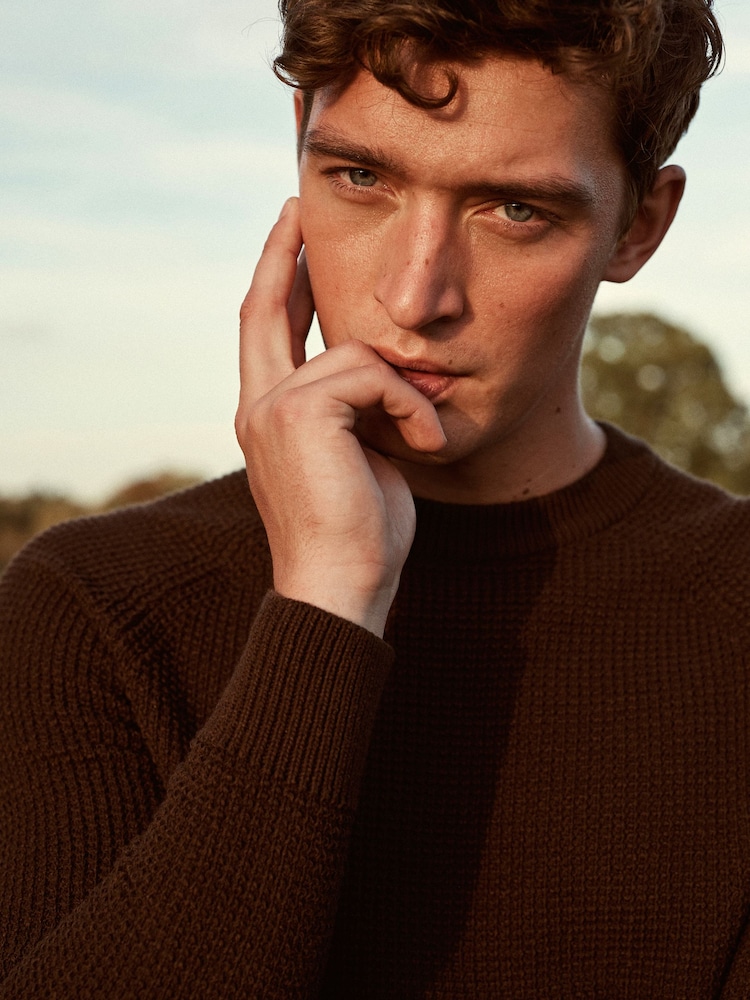 بني - كنزة حبك منسوجة عادية - صورة 2 من 7 بني - كنزة حبك منسوجة عادية - صورة 2 من 7