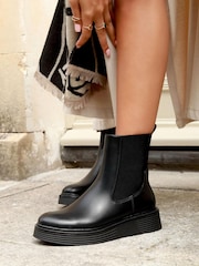 Linzi Ellis Stiefeletten aus PU mit Plateausohle - Bild 1 von 4