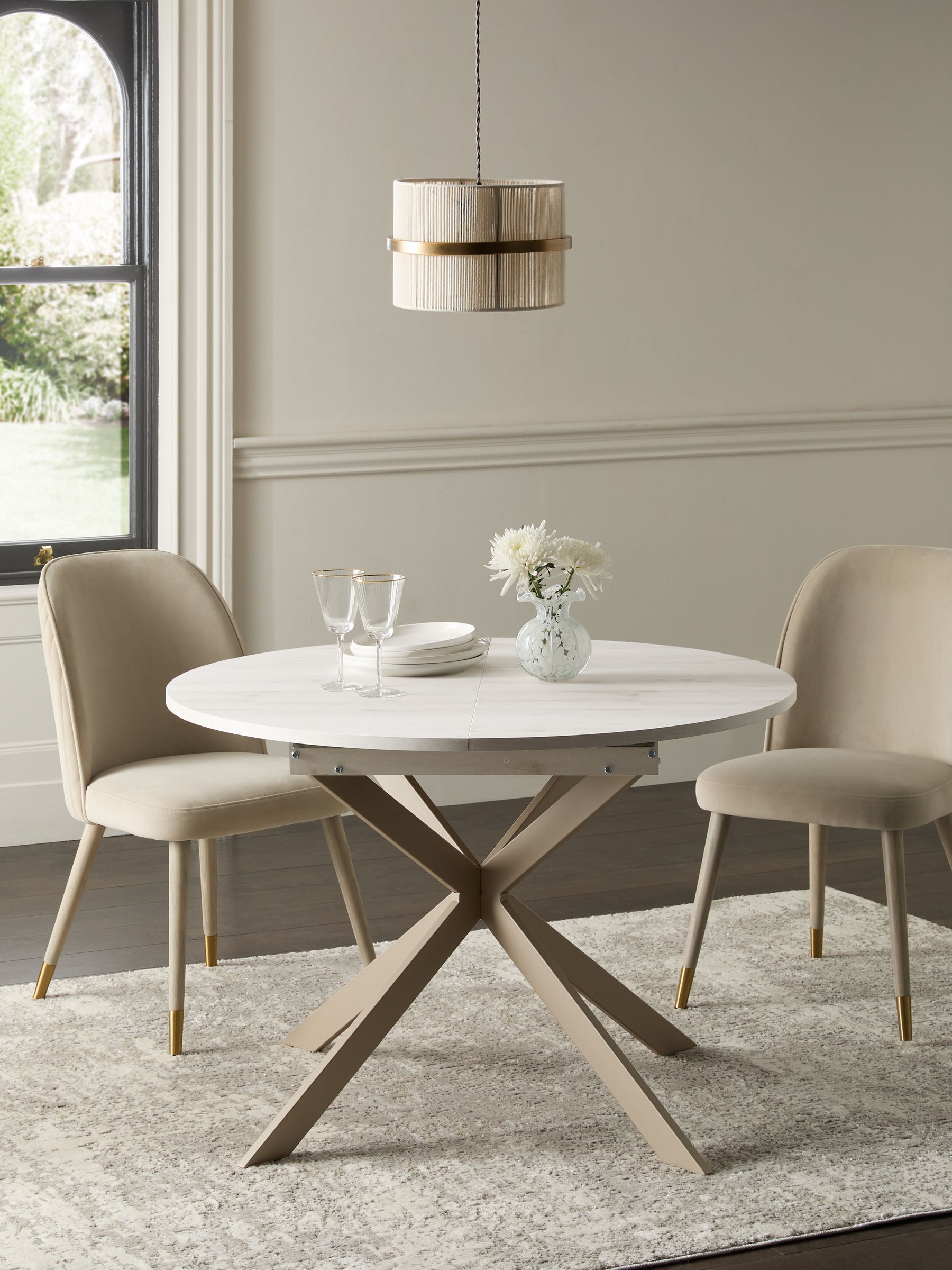 Round dining table for 10 sale