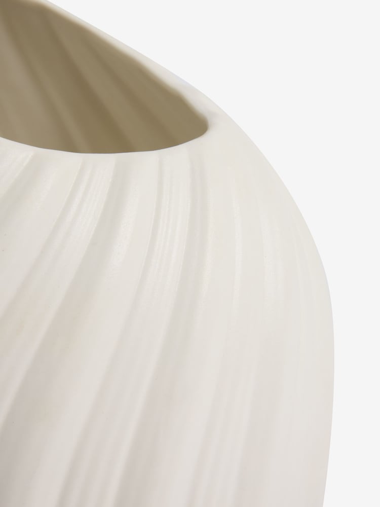 White Pleated Ceramic Medium Vase - Image 5 of 5 White Pleated Ceramic Medium Vase - Image 5 of 5
