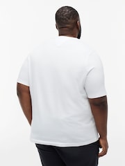 Tommy Hilfiger White Plus Logo Jersey Crew Neck T-Shirt - Image 4 of 5