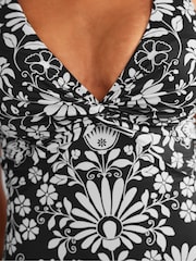Schwarz - Boden Klassischer Badeanzug mit gedrehtem Design - Bild 4 von 6