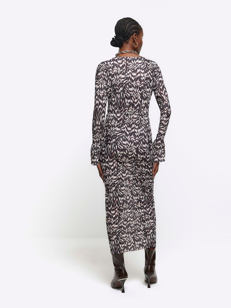 River Island Brown Plisse Flute Sleeve Column Dress - Image 2 of 4