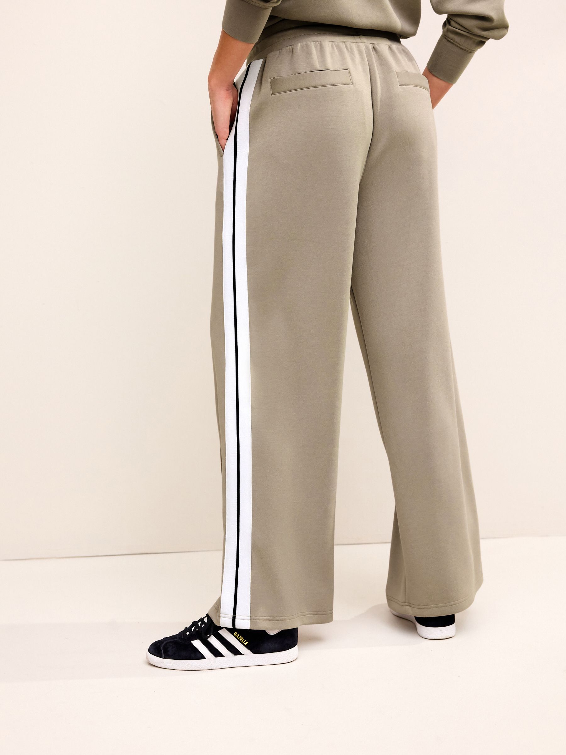 Wide Leg Knit Pant