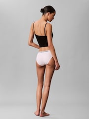 حزمة من 5 قطع ملابس داخلية بيكيني من نسبة عالية من القطن من Calvin Klein - صورة 3 من 6