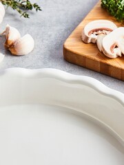 Barbary & Oak Blue 27cm Ceramic Pie Dish - Image 3 of 4