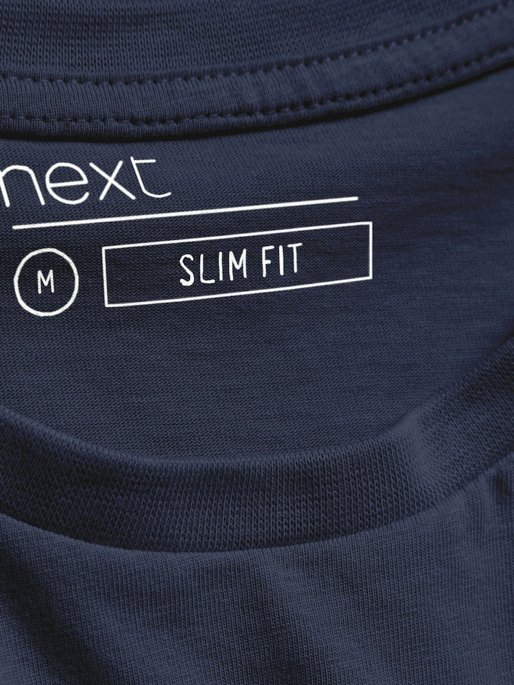Bleu marine - Slim Fit (Slim Fit) - T-shirt Essential Col rond en coton - Image 6 of 6