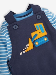JoJo Maman Bébé Digger Latzhose & gestreiftes Top Set für Jungen mit Applikationen - Bild 5 von 5