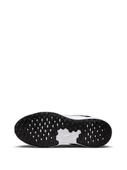 Nike Black/White Youth Revolution 7 Trainers - Image 10 of 12