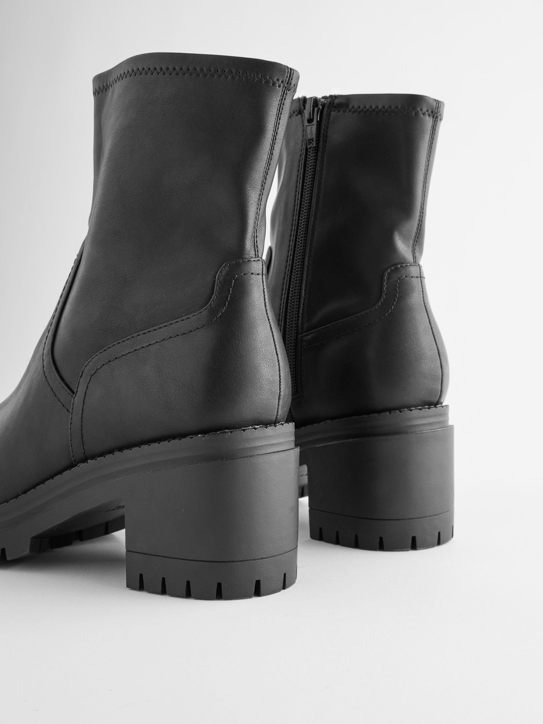 Kaufe Sie Schwarz Forever Comfort Socken Stiefeletten mit dicker Sohle bei Next Deutschland