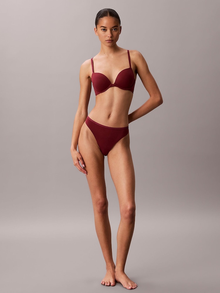 Қызыл - Calvin Klein мінсіз киілетін іш киімдерінің стрингисі - 1суретінің 1 суреті