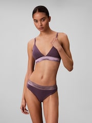 تصميم رفيع برّاق من Calvin Klein - قطن مودال أيقوني - صورة 1 من 6