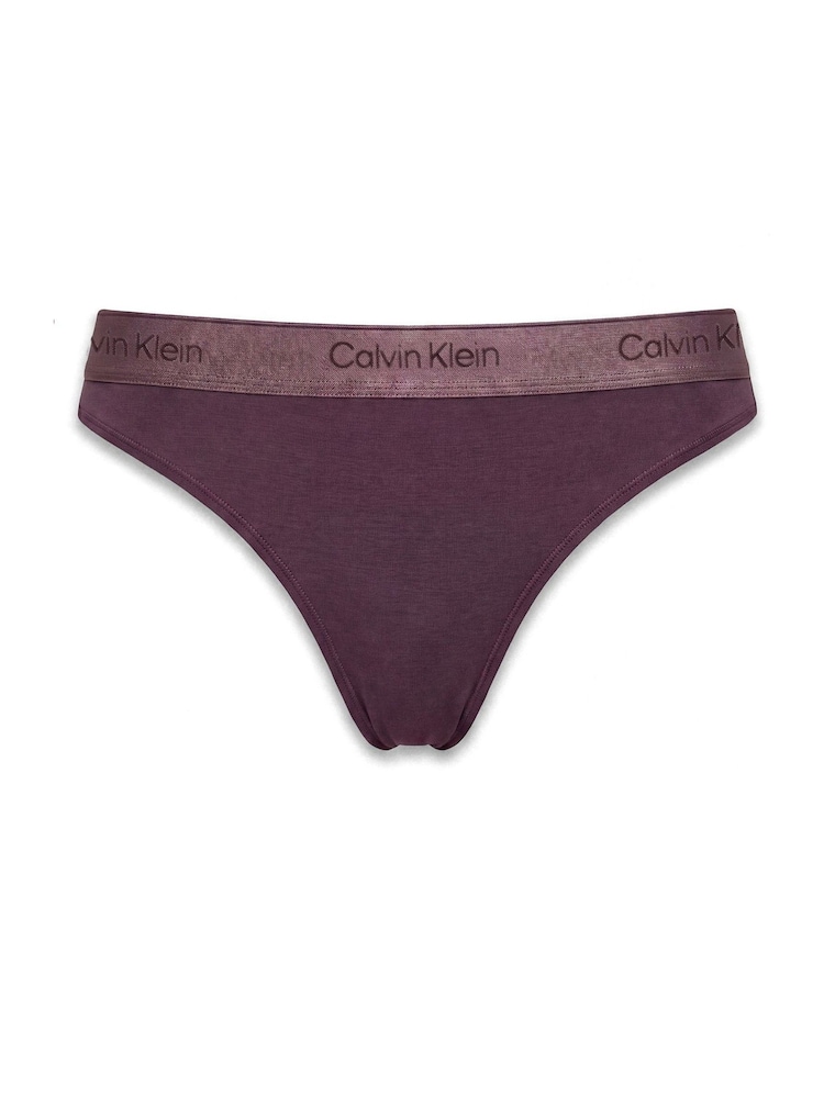 تصميم رفيع برّاق من Calvin Klein - قطن مودال أيقوني - صورة 6 من 6 تصميم رفيع برّاق من Calvin Klein - قطن مودال أيقوني - صورة 6 من 6
