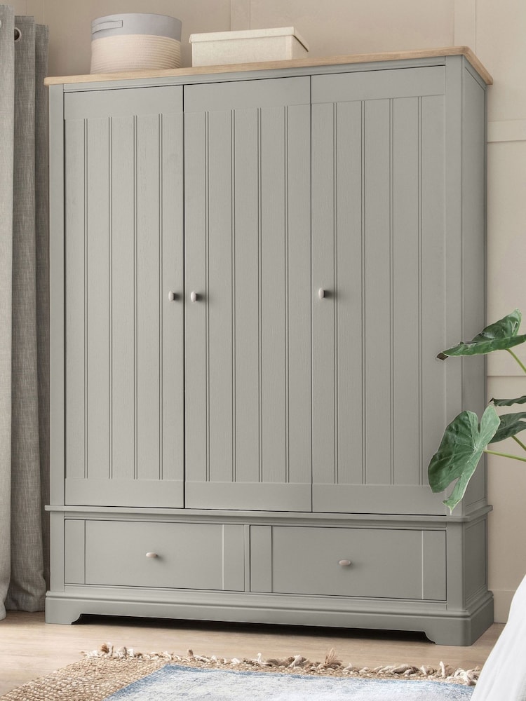 Grey Hampton Painted Oak Triple, 2 Drawers Wardrobe - Image 1 of 10