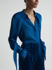 Reiss Dark Blue Gabrielle Hammered Satin Removable Tie Detail Blouse - Image 4 of 7