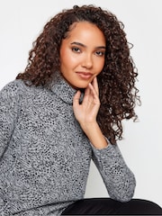 Grau - M&Co Petite Leopard Print Roll Neck Jumper - Bild 4 von 5