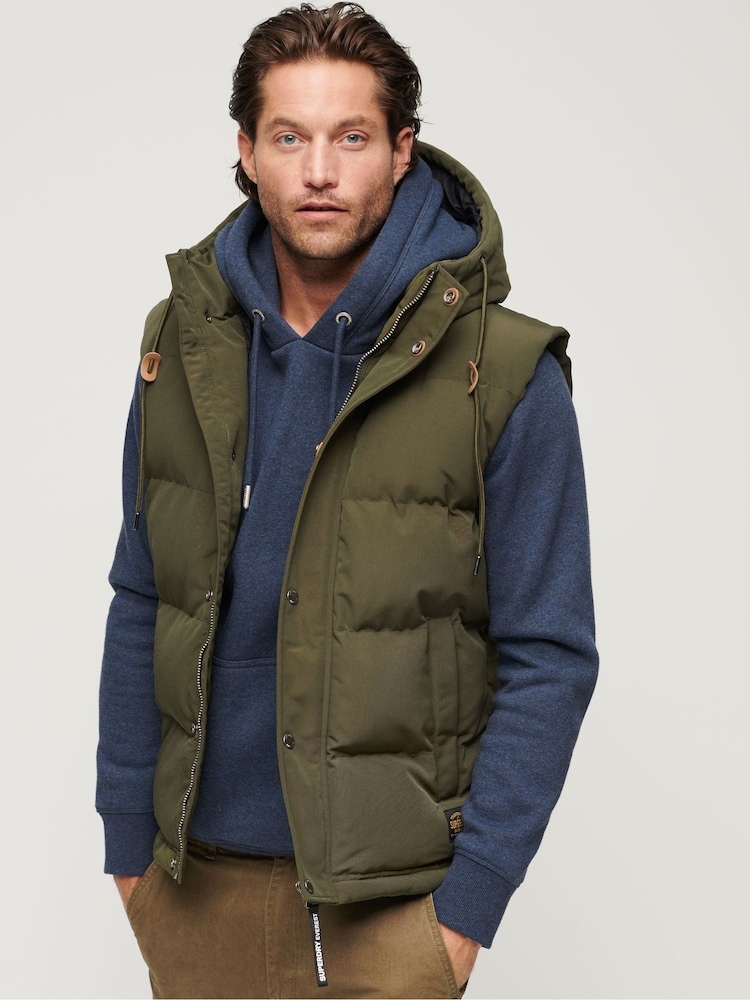 zelena - puhast brezrokavnik s kapuco Superdry Everest - Slika 1 iz 1