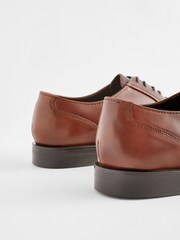 بني - حذاء جلد أكسفورد بمقدمة مدعّمة - Image 10 of 10