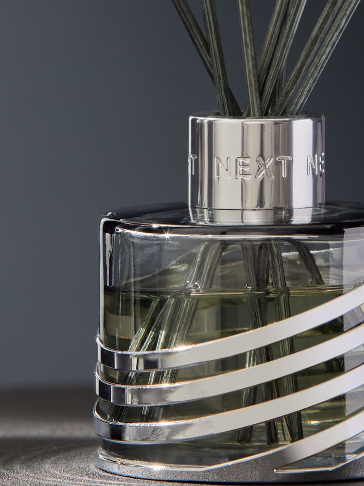 Midnight Patchouli and Amber 100ml Fragranced Reed Diffuser - Image 2 of 3