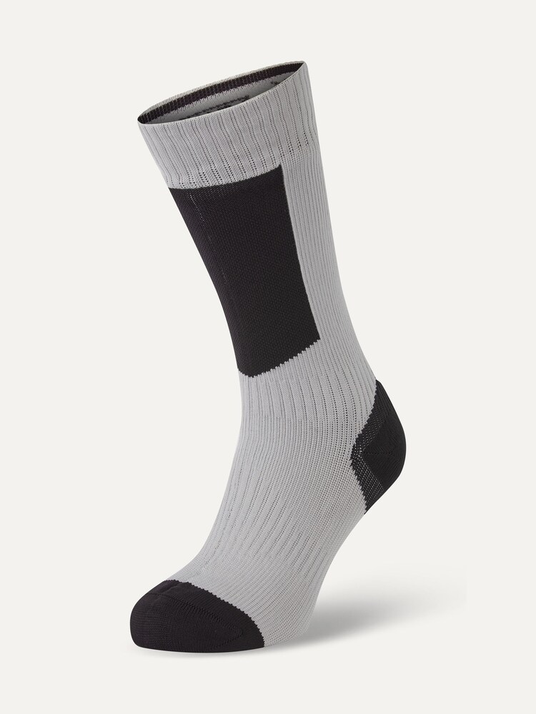 رمادي - جوارب متوسطة الطول مقاومة للماء للطقس البارد مع تقنية حجب الرطوبة من Runton من Sealskinz - صورة 1 من 2 رمادي - جوارب متوسطة الطول مقاومة للماء للطقس البارد مع تقنية حجب الرطوبة من Runton من Sealskinz - صورة 1 من 2
