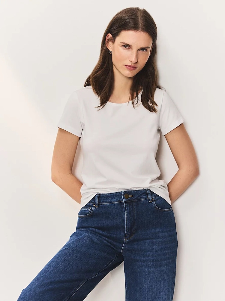 The White Company White The Layering Short Sleeve T-Shirt - Image 2 of 4 The White Company White The Layering Short Sleeve T-Shirt - Image 2 of 4