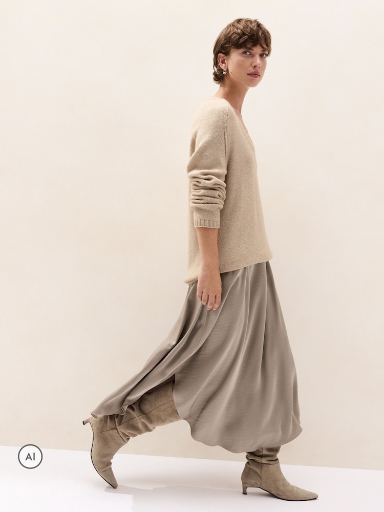 The White Company Natural Curved Hem Skirt - Image 2 of 5