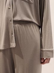 The White Company Brown Cooling Jersey Relaxed Piped Pyjamas Set - Image 3 of 4