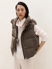 The White Company Brown Short Light Weight Gilet - Image 1 of 4