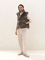 The White Company Brown Short Light Weight Gilet - Image 3 of 4