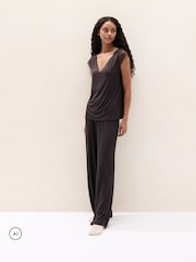 The White Company Cooling Jersey Lace Sleeve Pyjamas Set - صورة 3 من 5