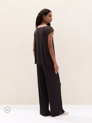 The White Company Cooling Jersey Lace Sleeve Pyjamas Set - صورة 4 من 5