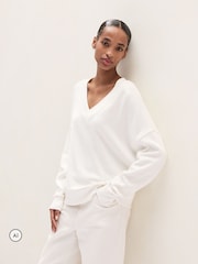 The White Company Natural Silk Trim V-Neck Jumper With Cashmere - Image 3 of 5