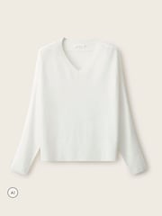 The White Company Natural Silk Trim V-Neck Jumper With Cashmere - Image 5 of 5