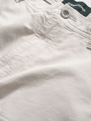 Rodd & Gunn Chalk White 9" Shorts - Image 5 of 5