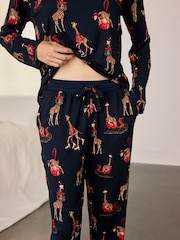 Chelsea Peers Christmas Giraffe Print Long Pyjamas Set - صورة 3 من 8
