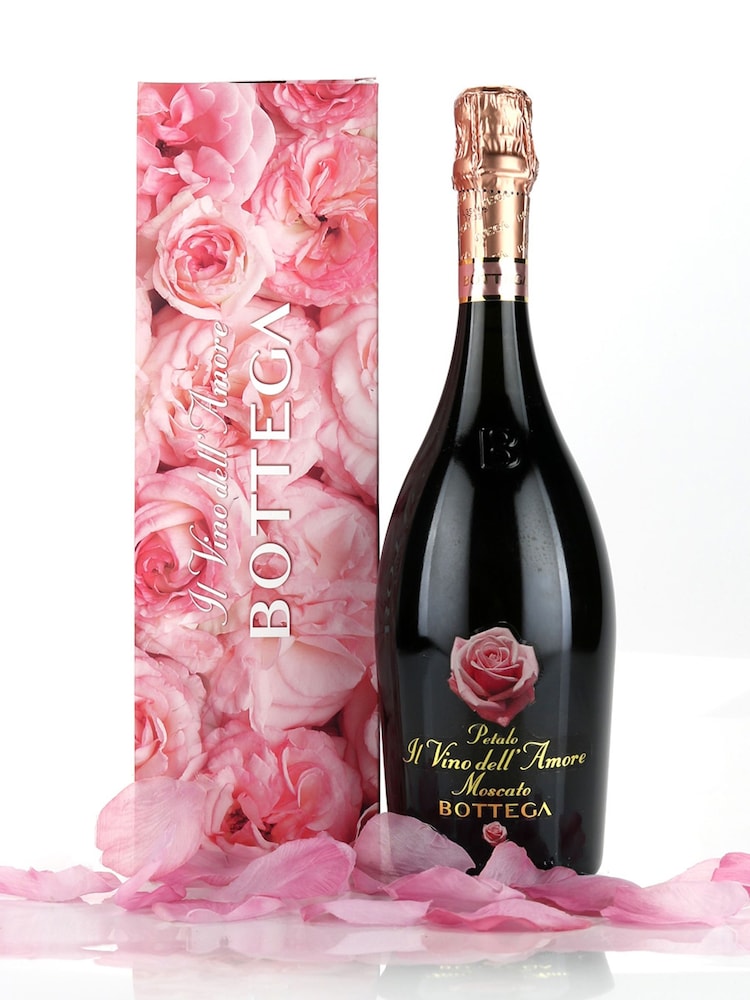 Le Bon Vin Sparkling Moscato In Scented Rose Petal Gift Set - Image 2 of 2
