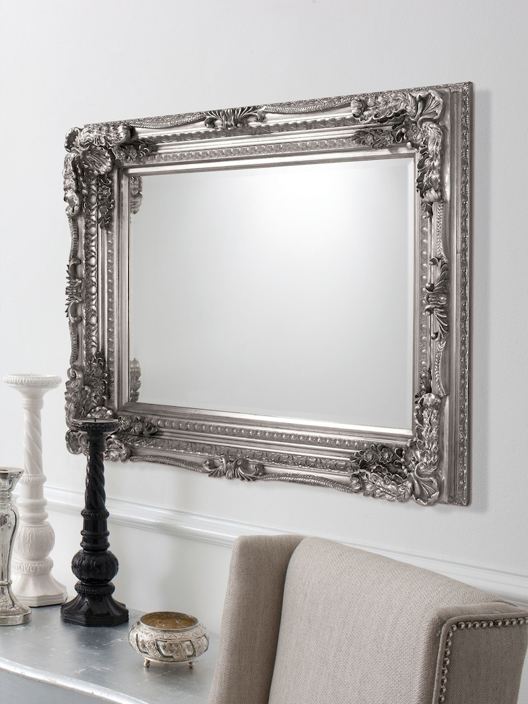 Gallery Home Silver Carved Louis Mirror - Image 1 of 2