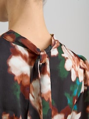 Gina Bacconi Taryn Floral Print High Neck Midi Dress - Image 6 sur 7