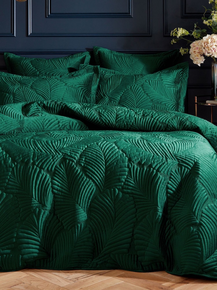 Paoletti Emerald Green Palmeria Quilted Duvet Cover and Oxford Border Pillowcase Set - Image 1 of 3