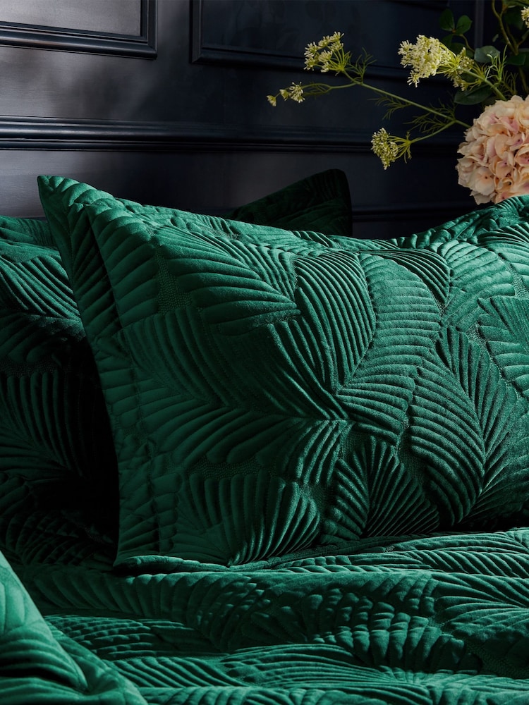 Paoletti Emerald Green Palmeria Quilted Duvet Cover and Oxford Border Pillowcase Set - Image 3 of 3