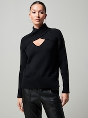 Czarny - Sweter ze zdobieniem i skrzyżowanym dekoltem - Obraz 1 z 1