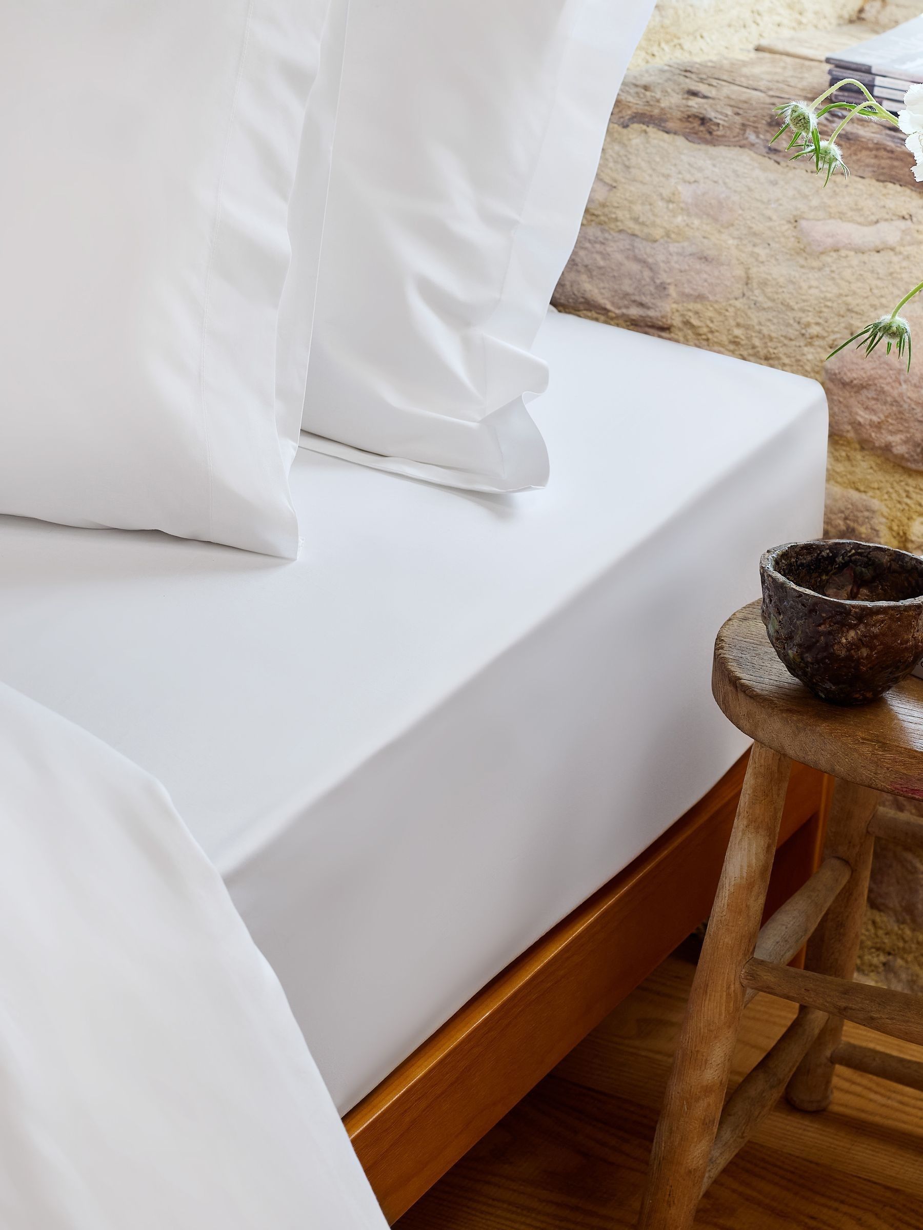 Christy Unisex White Pure Cotton Percale Fitted Sheets In | Size: King Fitted - Image 2