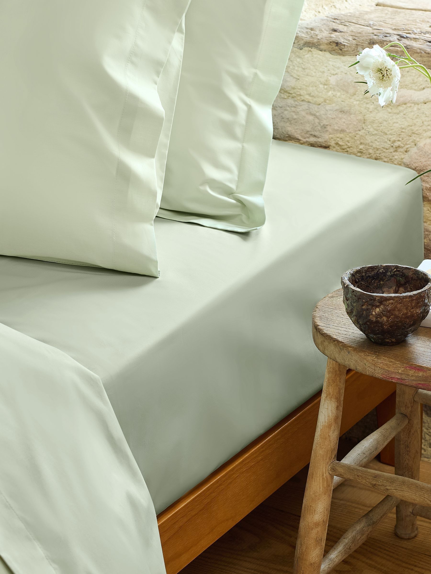 CHRISTY Pure Cotton Percale Fitted Sheets in Green | Size: Super King Fitted - Image 4