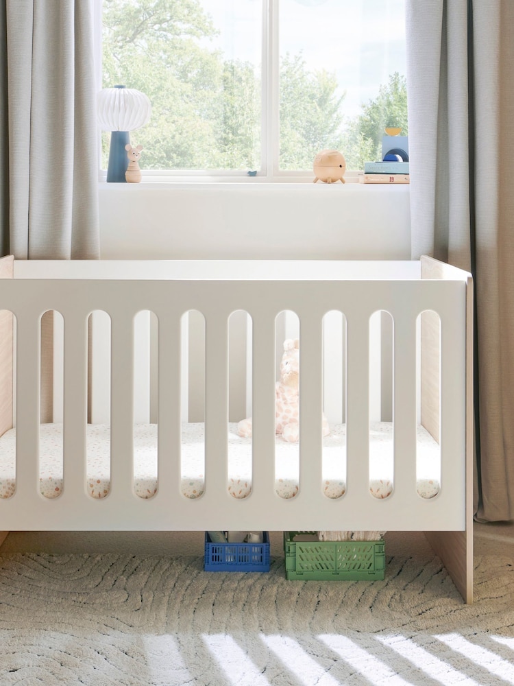 Mamas & Papas White Oak Vyne Cot - Image 1 of 7 Mamas & Papas White Oak Vyne Cot - Image 1 of 7