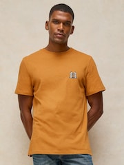 Amarillo - White Stuff Camiseta Abersoch bordada - Imagen 2 de 6