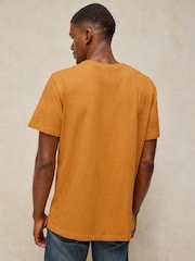 Amarillo - White Stuff Camiseta Abersoch bordada - Imagen 3 de 6