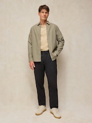 Pantalones casuales Chapman de White Stuff - Imagen 3 de 6