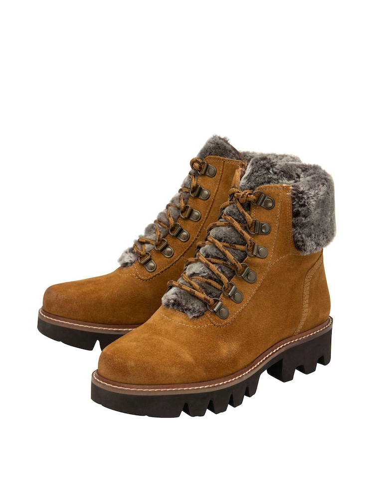Braun - Ravel Stiefeletten aus Veloursleder mit Profilsohle und Schnürung - Bild 2 von 4 Braun - Ravel Stiefeletten aus Veloursleder mit Profilsohle und Schnürung - Bild 2 von 4