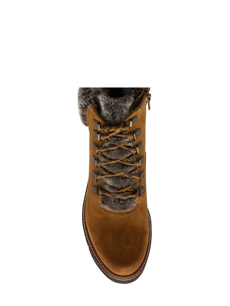 Braun - Ravel Stiefeletten aus Veloursleder mit Profilsohle und Schnürung - Bild 4 von 4 Braun - Ravel Stiefeletten aus Veloursleder mit Profilsohle und Schnürung - Bild 4 von 4